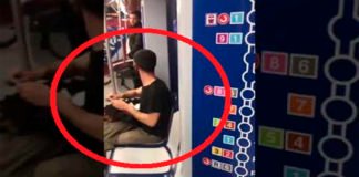 Graban a un joven afilando un cuchillo jamonero en un tren de Metro de Madrid