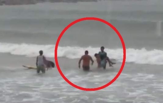 Muere la campeona de Brasil de surf tras alcanzarle un rayo mientras entrenaba