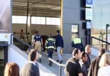 Seis intoxicados en un incendio en un concesionario de coches de Alicante