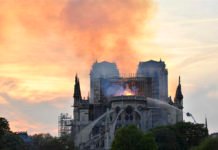 Las autoridades dan por «salvada» la estructura de Notre Dame