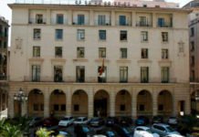 Condenan a 25 años de prisión a un hombre por intentar matar a martillazos a su mujer e hijastro en Alicante