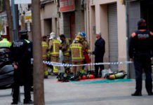 Una madre y sus dos hijos pequeños mueren en un incendio en su casa de L’Hospitalet