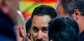 Abascal propone un referéndum para recentralizar España