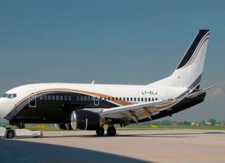 Un Boeing 737 aterriza de emergencia en Madrid tras provocar el pánico en los pasajeros