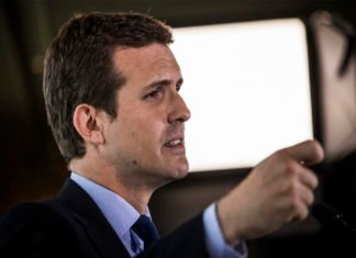 Casado dice que bajará el salario mínimo a 850 euros si gobierna