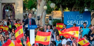 Pablo Casado abre la puerta a un Gobierno con Vox: “Lo que tenemos que hacer es sumar”