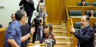 Bildu llama «nazis» y «franquistas» a policías y guardias civiles (VÍDEO)