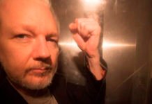 EE.UU. anuncia 17 nuevos cargos criminales contra Julian Assange, 175 años de prisión