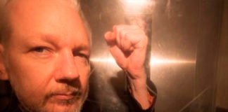 EE.UU. anuncia 17 nuevos cargos criminales contra Julian Assange, 175 años de prisión