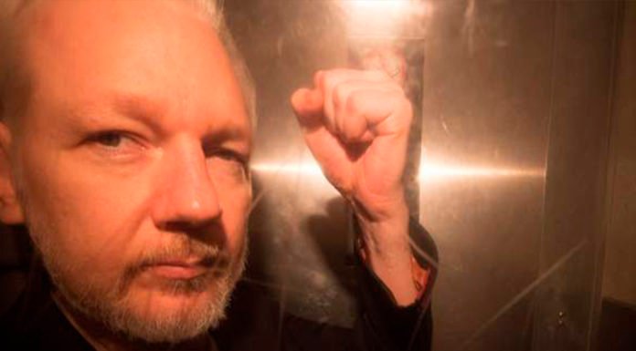 Lenin Moreno califica a Julian Assange de «ciberterrorista»