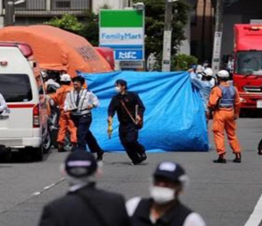 Una niña y un hombre muertos, 15 heridos, la mayoría escolares, por un ataque con cuchillos en Japón
