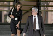 El juez sostiene que de momento no hay pruebas suficientes para implicar a Garzón y a la ministra Delgado en el ‘caso Villarejo’