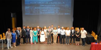 La presidenta del Partido Popular de l´Alfàs del Pi abandonó el Pleno de Constitución de la nueva Corporación llamando “cerdos” a parte del público asistente