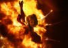 El fuego pone punto y final a la «nit de la cremà»