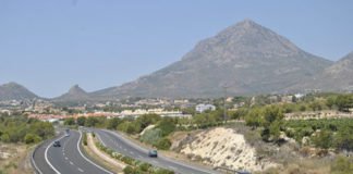 Veinte años de peajes, dos décadas de promesas incumplidas, y un quinto de siglo sin progresar en media provincia de Alicante en infraestructuras
