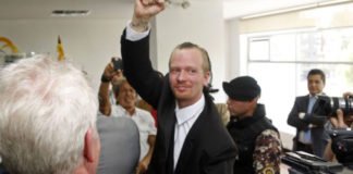 El informático sueco Ola Bini niega pertenecer a «WikiLeaks» tras ser liberado en Ecuador