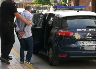 Un hombre se pelea en Benidorm con dos amigos y les corta el cuello