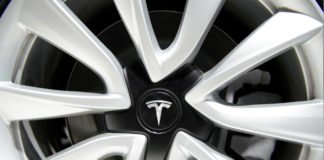 Tesla dice que un solo módulo de batería provocó un incendio en un auto en Shanghai.