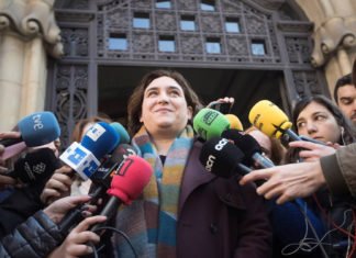 La «podemita» alcaldesa de Barcelona se sube su sueldo un 40% «porque ella lo vale»