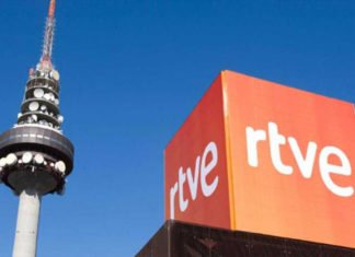 62 Diplomáticos y profesionales de RTVE se rebelan contra Rosa María Mateo por la entrevista al «terrorista convicto» Otegui