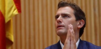 Albert Rivera se encuentra ingresado en un hospital por gastroenteritis aguda, probablemente por salmonela