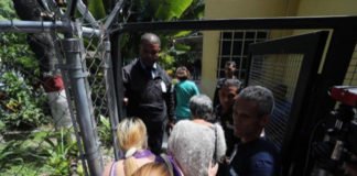 Nicolás Maduro entierra el cuerpo de Acosta para evitar una autopsia independiente