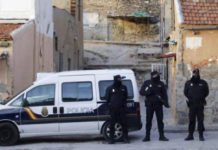 Una mujer y dos hombres detenidos por tráfico de drogas en La Tafalera de Elda