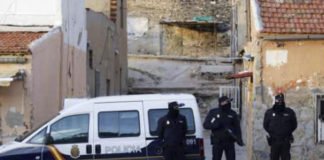 Una mujer y dos hombres detenidos por tráfico de drogas en La Tafalera de Elda