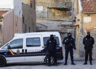 Una mujer y dos hombres detenidos por tráfico de drogas en La Tafalera de Elda