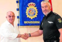 Herido un alcalde del PP mientras trataba de detener a un ladrón en Benidorm