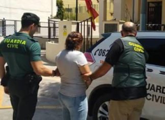 La Policía detiene en Dénia por amenazas de muerte a una hermana del hombre que apuñaló a su exnovia y a su exsuegra y murió tras beber salfumán