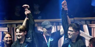 Nyhrox, y su compañero Aqua de 16 años de edad son el primer dúo campeón del mundo de FORNITE, ganando el premio de «3 millones de dolares»