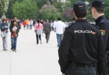 La Policía Nacional ha detenido a tres personas en Orihuela por falsedad documental y favorecimiento a la inmigración ilegal