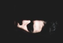 Un joven muerto que iba a ser incinerado «lloró» en pleno funeral ante la última mirada de su madre