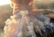 Un gran incendio forestal amenaza con llegar a Cuenca capital