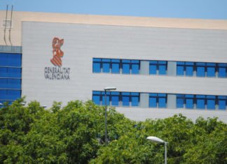 Cinco detenidos en Benidorm por agresión sexual «en manada» a una joven noruega de l´Alfàs del Pi