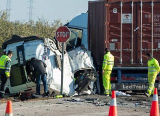 Un muerto y 9 heridos en un accidente de tráfico entre un autocar y un turismo en la AP-7 en Amposta