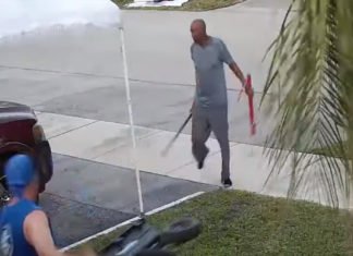 VÍDEO: Un hombre agrede a su vecino con una espada tras una disputa por un carrito