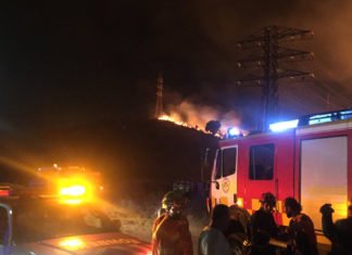 Marbella en llamas, 70 bomberos forestales trabajan en la extinción de un incendio declarado sobre las 20:20 horas VÍDEO