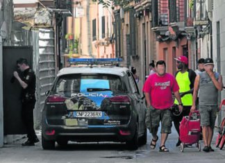 Han sido detenidas la directora de un centro de protección de menores y dos monitoras por presunto abandono, acusadas de instar a los jóvenes MENAs a dejar los centros y luego denunciar su fuga