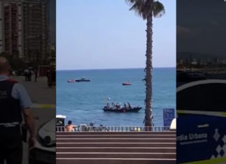 Desalojan la playa de Sant Sebastià por hallar un posible artefacto explosivo en el agua