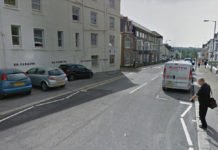 La Policía ha encontrado a una niña de tres años vagando sola de madrugada por la calle