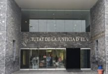 Investigan la muerte de un policía que falleció tras dispararse con su arma en los calabozos de la Ciudad de la Justicia de Elche