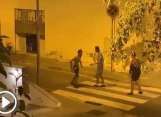 Un grupo de jóvenes se pelea con katanas en Barcelona