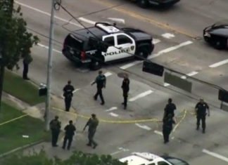 Un policía mata accidentalmente a una mujer cuando le disparaba a un perro que le atacaba