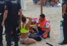 Un niño rescatado apunto de morir ahogado en la playa le dice al socorrista: «Pensaba que no me ibas a sacar porque soy negro»