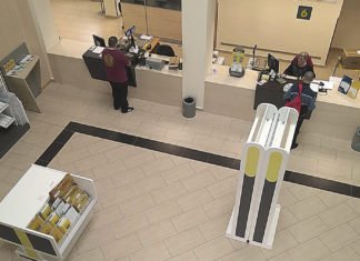 Han detenido en una oficina de Correos de Ceuta a un hombre que intentaba enviar tres paquetes con 29 kilos de hachís