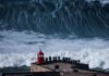 Un surfista se atreve a surcar una gigantesca ola de 42 metros en Nazaré, Portugal