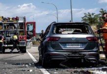 Un hombre pierde el control de su coche en Girona y atropella a 10 personas que se encontraban en la terraza de un bar