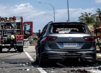 Un hombre pierde el control de su coche en Girona y atropella a 10 personas que se encontraban en la terraza de un bar